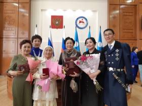 Зое Багынановой присуждена государственная премия имени П.А.Ойунского