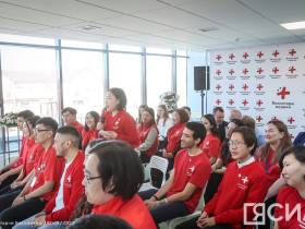 Михаил Мурашко поблагодарил волонтеров-медиков Якутии за вклад в борьбу с пандемией