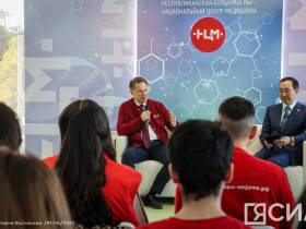 Михаил Мурашко поддержал идею волонтеров-медиков снять сериал об их работе