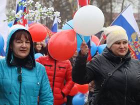 В городе Ленске Якутии отметили Первомай и подняли Знамя Победы