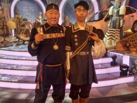 Якутский хомусист-виртуоз Спиридон Шишигин принял участие в телепередаче «Поле чудес»