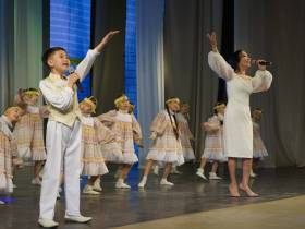 В Якутске состоялся концерт детской образцовой студии эстрадного вокала «Сырдык сүүрээн»