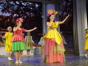 В Якутске состоялся концерт детской образцовой студии эстрадного вокала «Сырдык сүүрээн»