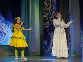 В Якутске состоялся концерт детской образцовой студии эстрадного вокала «Сырдык сүүрээн»