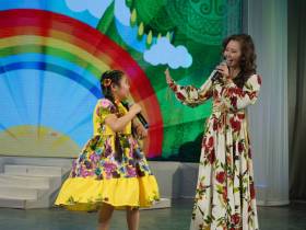 В Якутске состоялся концерт детской образцовой студии эстрадного вокала «Сырдык сүүрээн»