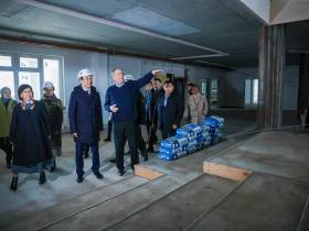 Строительство самой большой школы Якутии идет по графику 