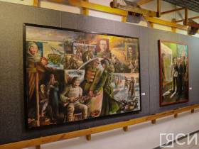 "История на холсте". В Якутске открылась выставка художника-баталиста Ивана Лебедева