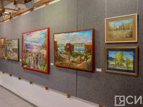 "История на холсте". В Якутске открылась выставка художника-баталиста Ивана Лебедева