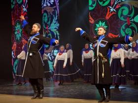 В Доме дружбы народов состоялся праздничный концерт в честь ансамбля эстрадного танца «Сюрприз»