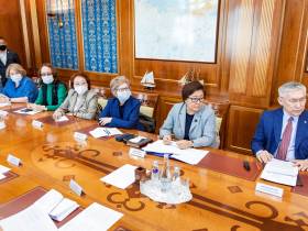 Глава Якутии призвал эффективней использовать выстроенную систему медицинской помощи