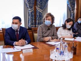 Глава Якутии призвал эффективней использовать выстроенную систему медицинской помощи