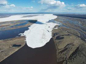 Спасатели Якутии провели взрывные работы на реке Лене в Намском районе