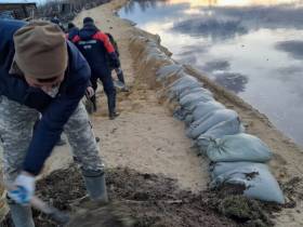 Служба спасения Якутии помогает жителям подтопленных населенных пунктов