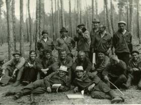 Отдавшие лесному делу душу и сердце. Ведущей лесоучетной организации - 85 лет