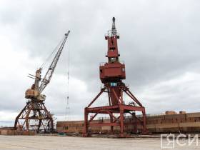 В Якутске встретили первый в навигации-2022 теплоход с грузом