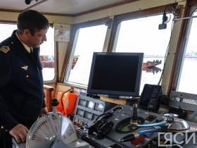 В Якутске встретили первый в навигации-2022 теплоход с грузом