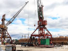 В Якутске встретили первый в навигации-2022 теплоход с грузом