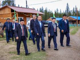 В День России президент страны вручит звезду Героя Труда прославленному якутскому дояру