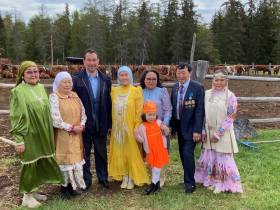 В День России президент страны вручит звезду Героя Труда прославленному якутскому дояру