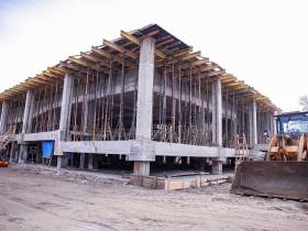 Глава Якутии поручил устранить отставание от графика на строительстве спорткомплекса в Сунтарах