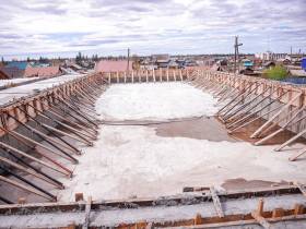 Глава Якутии поручил устранить отставание от графика на строительстве спорткомплекса в Сунтарах