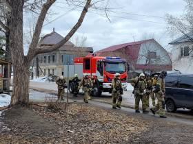 В школе якутского города Алдан прошли пожарно-тактические учения