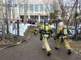 В школе якутского города Алдан прошли пожарно-тактические учения