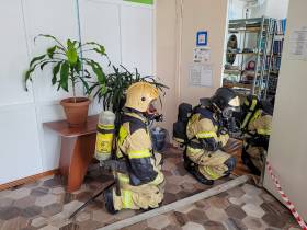 В школе якутского города Алдан прошли пожарно-тактические учения