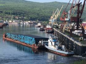 Всего за 10 дней предстоит якутским речникам доставить груз на Вилюй