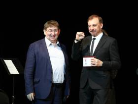 В Якутск приехали известные артисты России Евгения Добровольская и Сергей Чонишвили