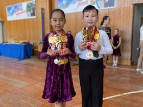 В Якутске сезон спортивных танцев закрыли клубным турниром