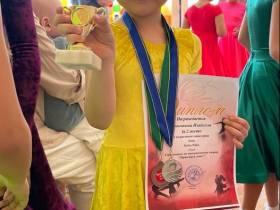 В Якутске сезон спортивных танцев закрыли клубным турниром