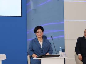 В Якутии повысят зарплаты социальным работникам