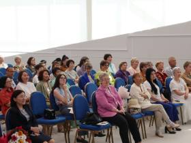 В Якутии повысят зарплаты социальным работникам