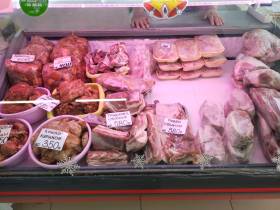 Обзор цен на рассаду, фрукты, овощи, мясо, рыбу на Крестьянском рынке Якутска