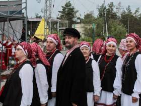 Победители фестиваля казачьих и ямщицких песен выступили в День России в Якутске