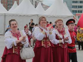 Победители фестиваля казачьих и ямщицких песен выступили в День России в Якутске