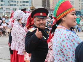 Победители фестиваля казачьих и ямщицких песен выступили в День России в Якутске