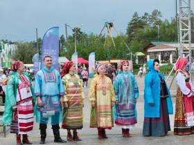 Победители фестиваля казачьих и ямщицких песен выступили в День России в Якутске