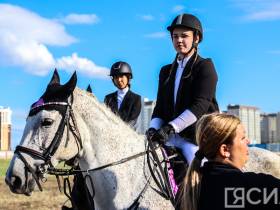 На городском ипподроме стартовал «Смотр верховой езды среди конных клубов Якутии»