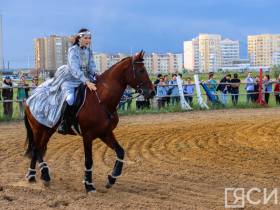 На городском ипподроме стартовал «Смотр верховой езды среди конных клубов Якутии»