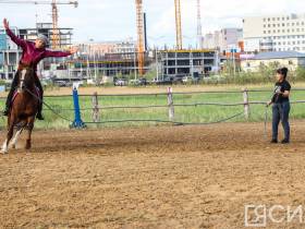 На городском ипподроме стартовал «Смотр верховой езды среди конных клубов Якутии»