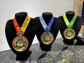 Победители чемпионата мира по мас-рестлингу в Якутске получат эксклюзивный комплект - медаль и кубок