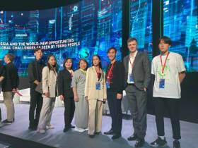 Школьники из Якутии приняли участие в ПМЭФ-2022