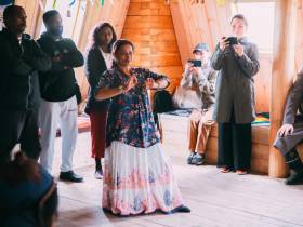 Глава Якутии встретился с участниками фестиваля «Встреча шедевров ЮНЕСКО на земле Олонхо»