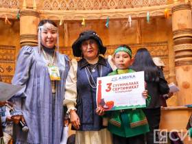 В Якутии лучший исполнитель олонхо получил 700 тысяч рублей