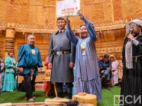 В Якутии лучший исполнитель олонхо получил 700 тысяч рублей