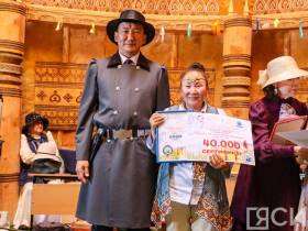 В Якутии лучший исполнитель олонхо получил 700 тысяч рублей