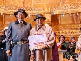 В Якутии лучший исполнитель олонхо получил 700 тысяч рублей