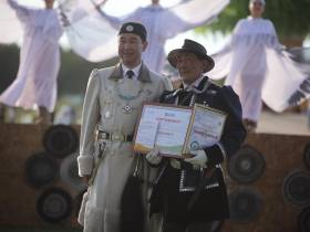 В Якутии лучший исполнитель олонхо получил 700 тысяч рублей